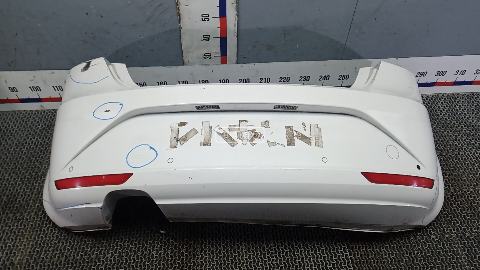 Бампер задний