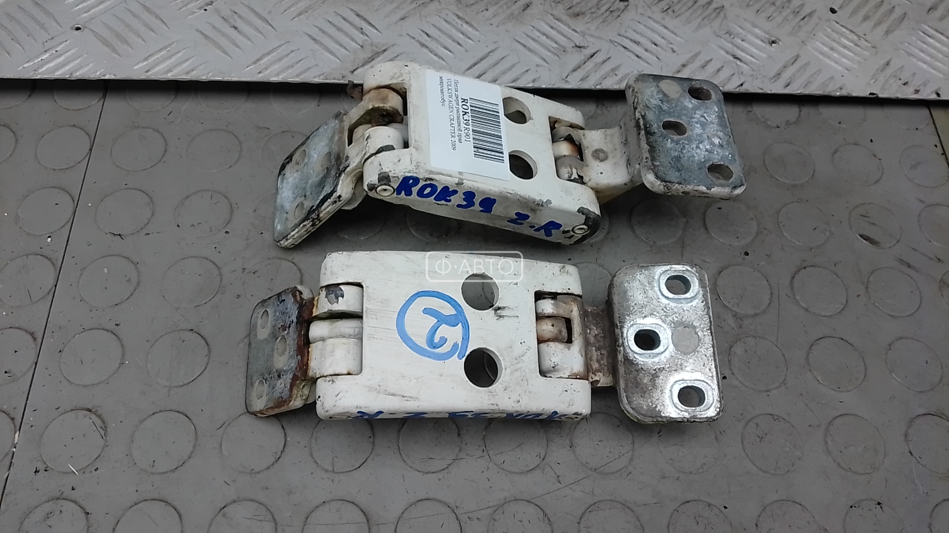 Петля двери распашной правой