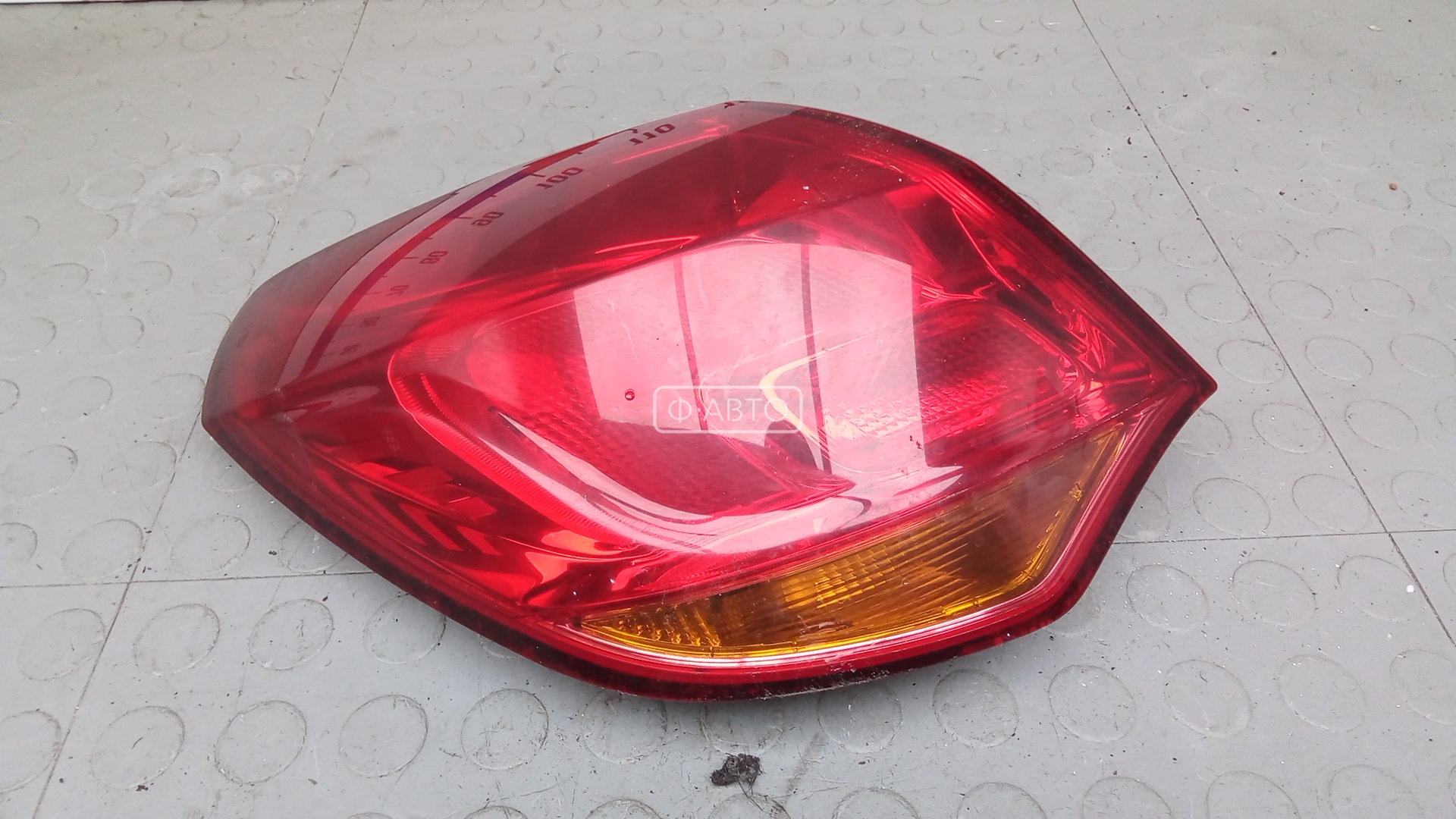 Фонарь задний левый