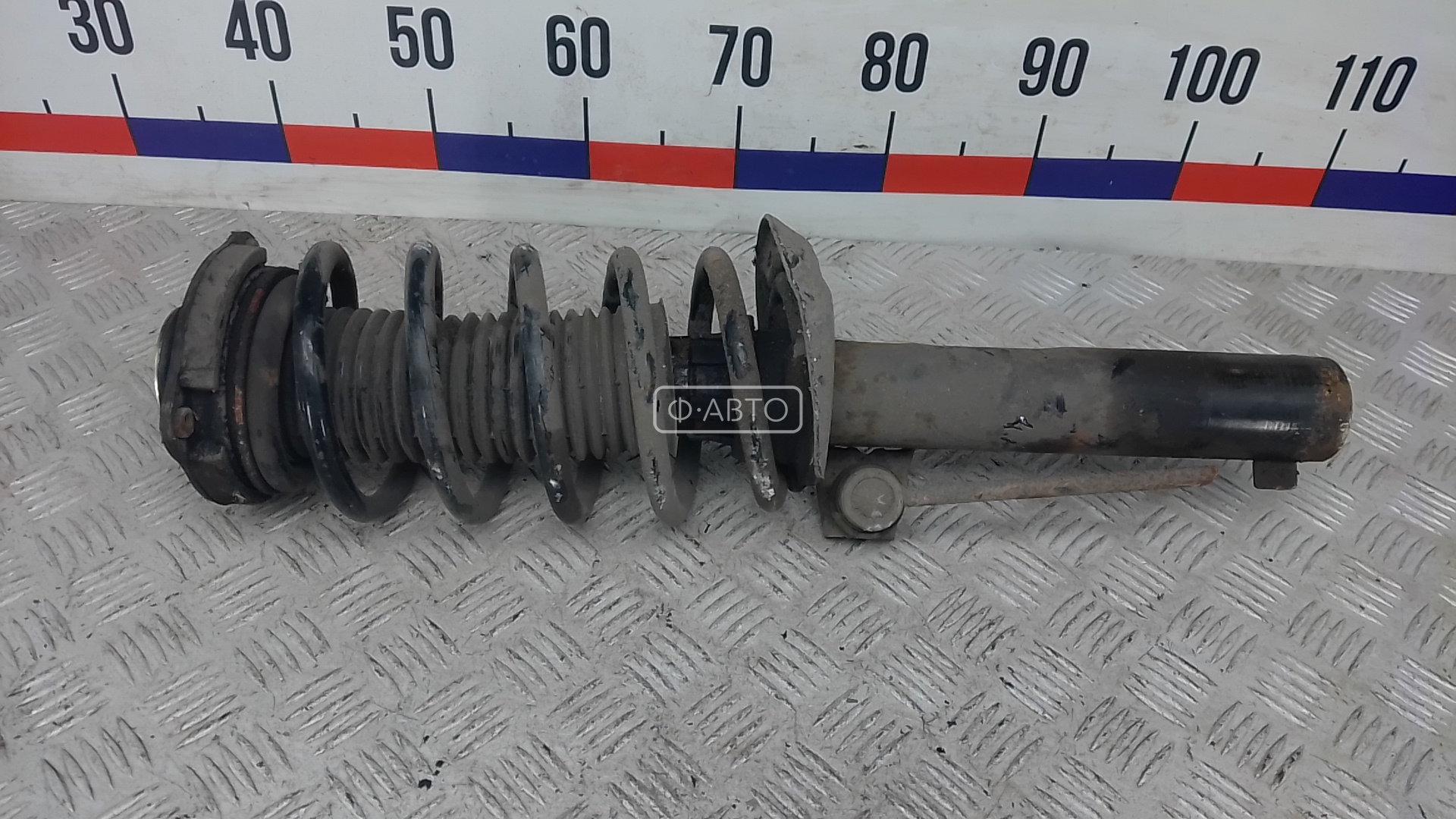 Стойка передняя правая