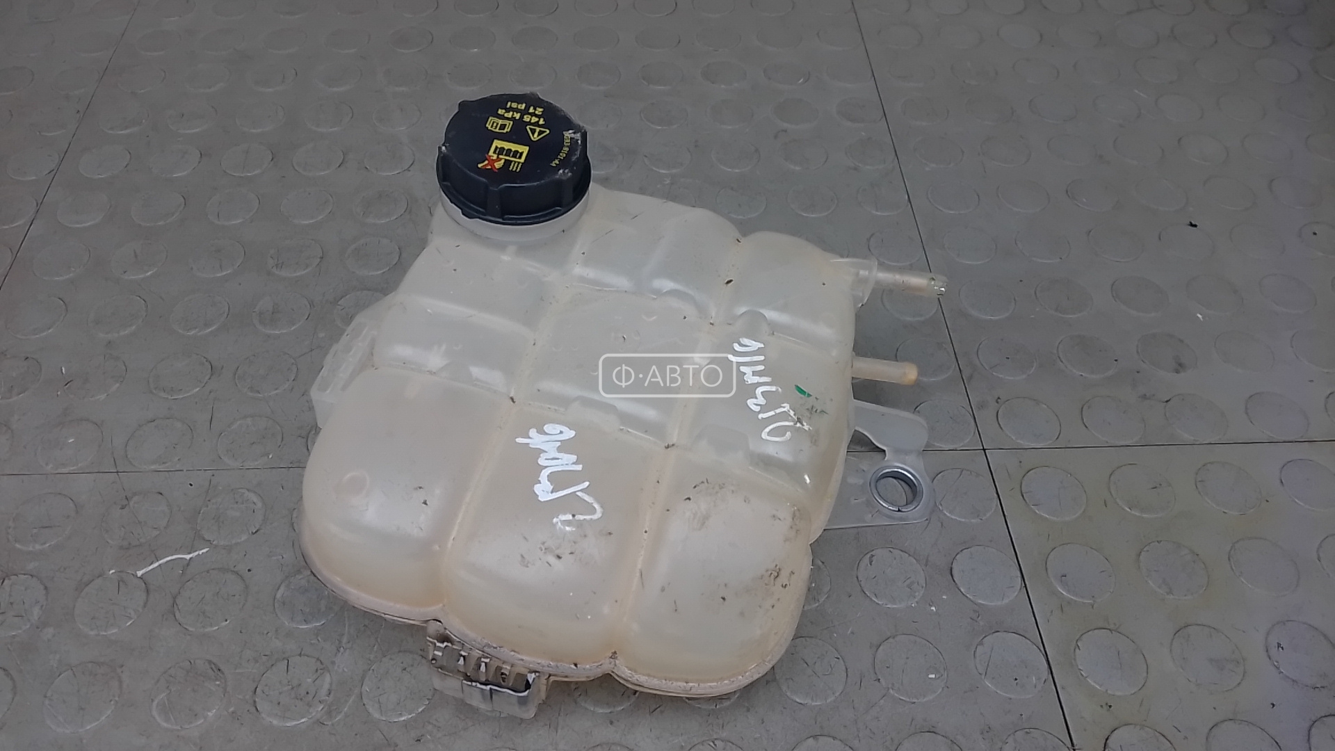 Бачок расширительный