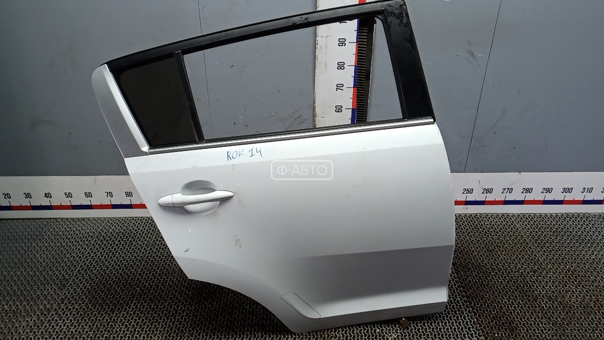 Дверь задняя правая