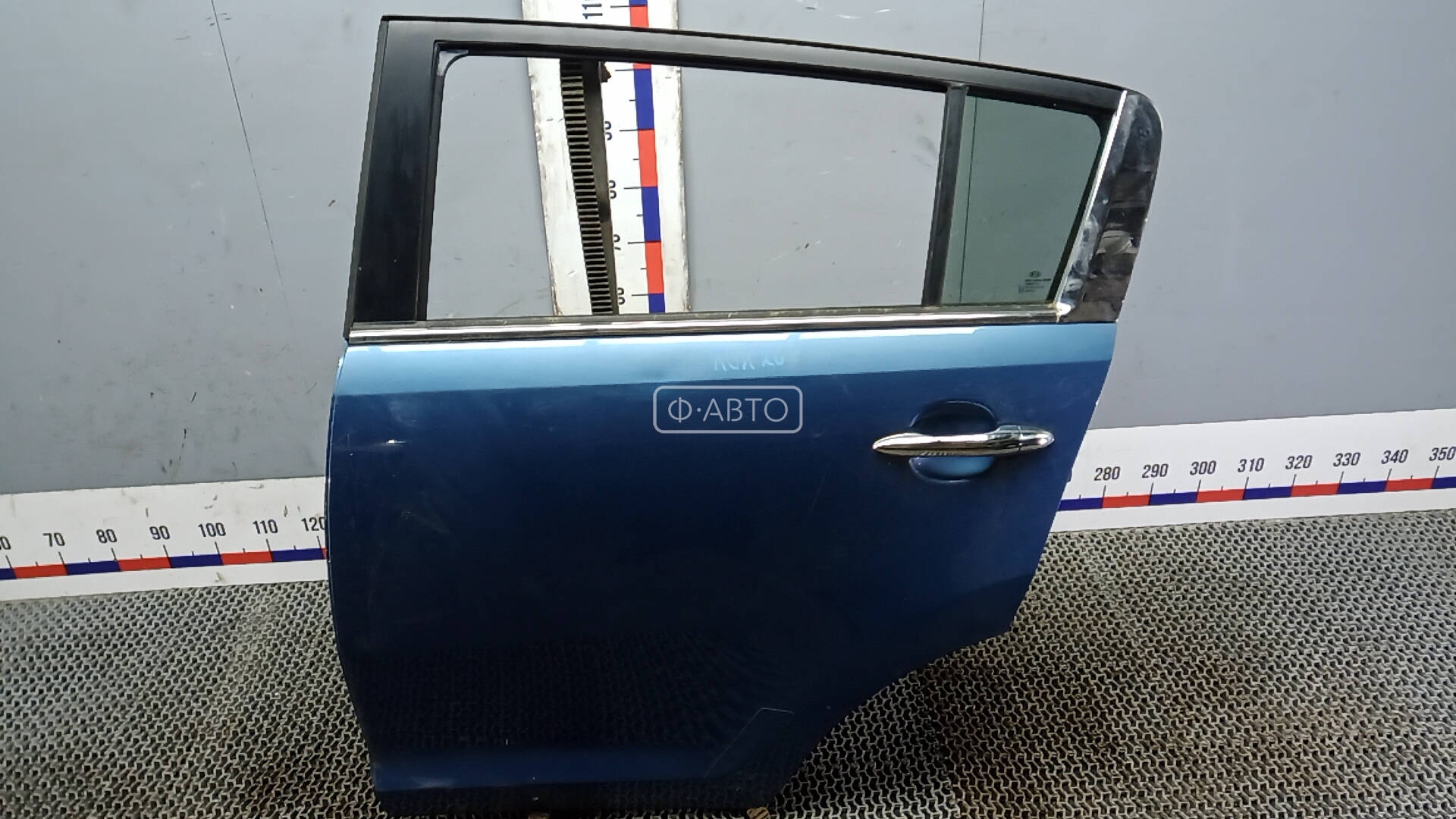 Дверь задняя левая