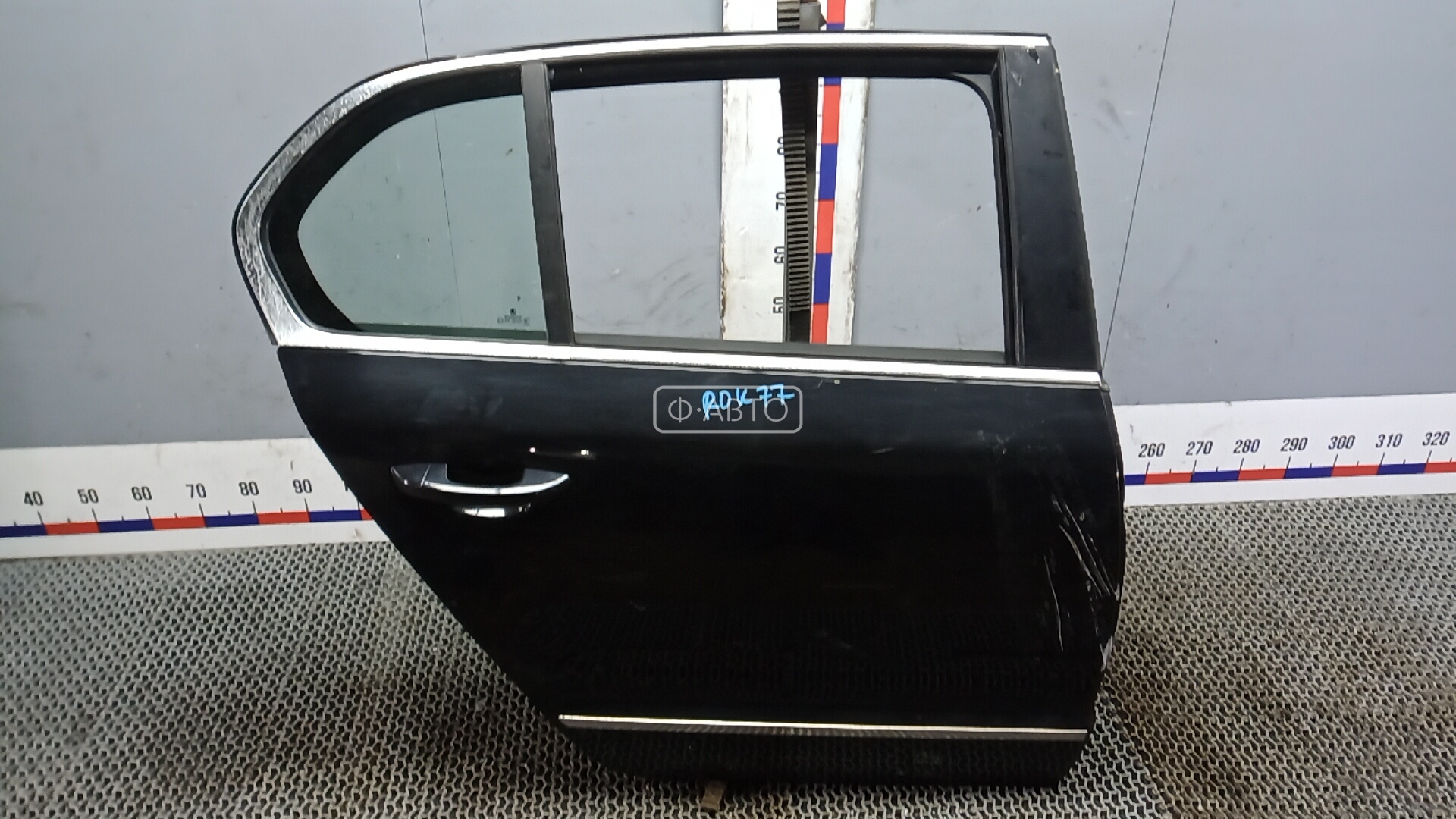 Дверь задняя правая