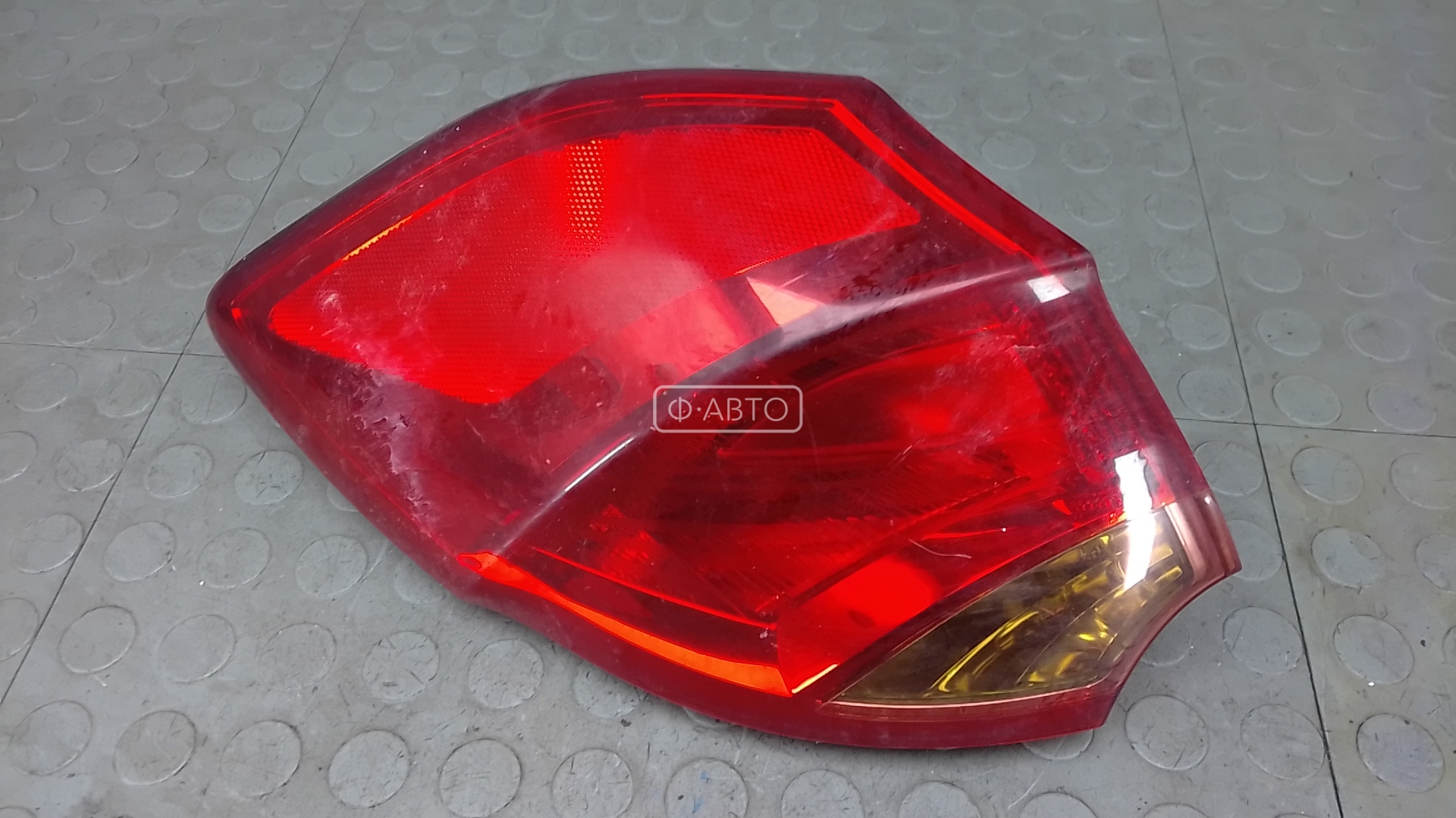 Фонарь задний левый