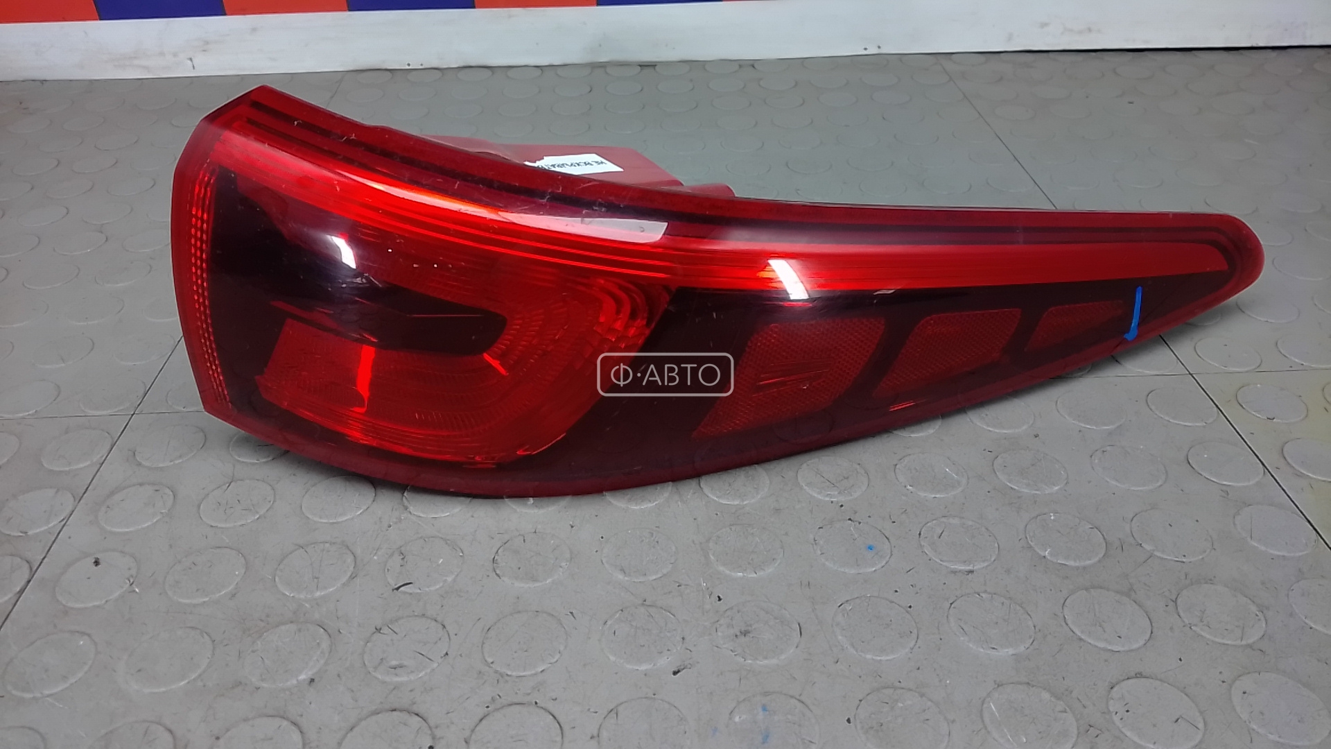 Фонарь задний правый