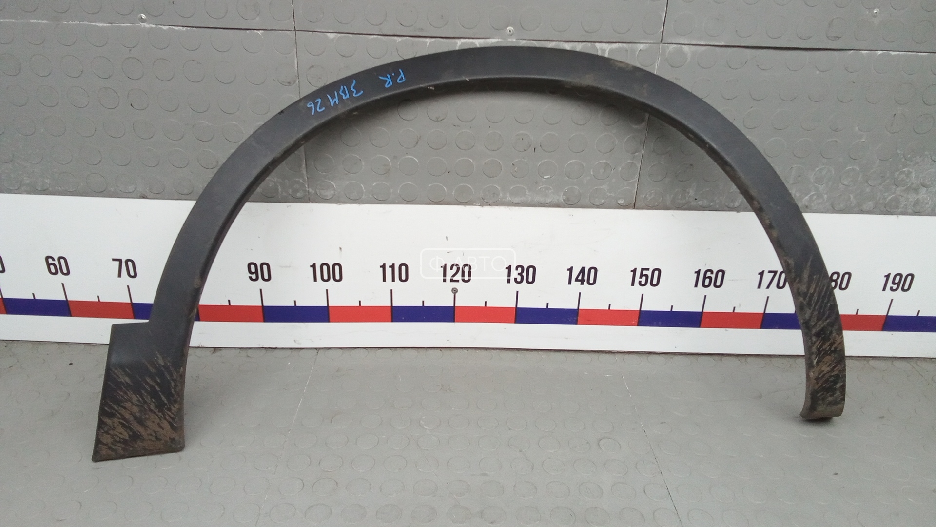 Молдинг крыла переднего правого