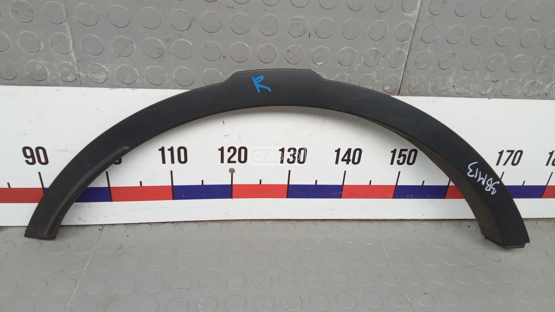 Молдинг крыла переднего правого