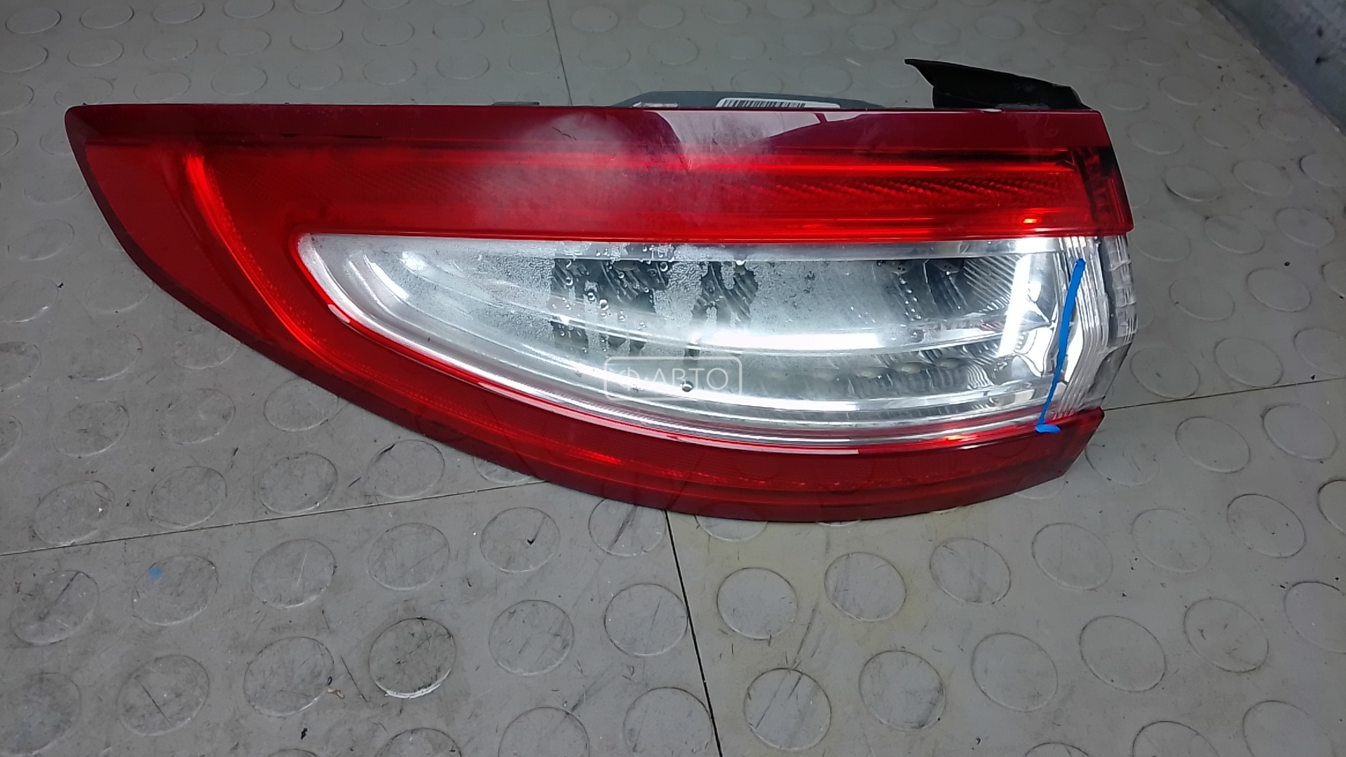 Фонарь задний левый