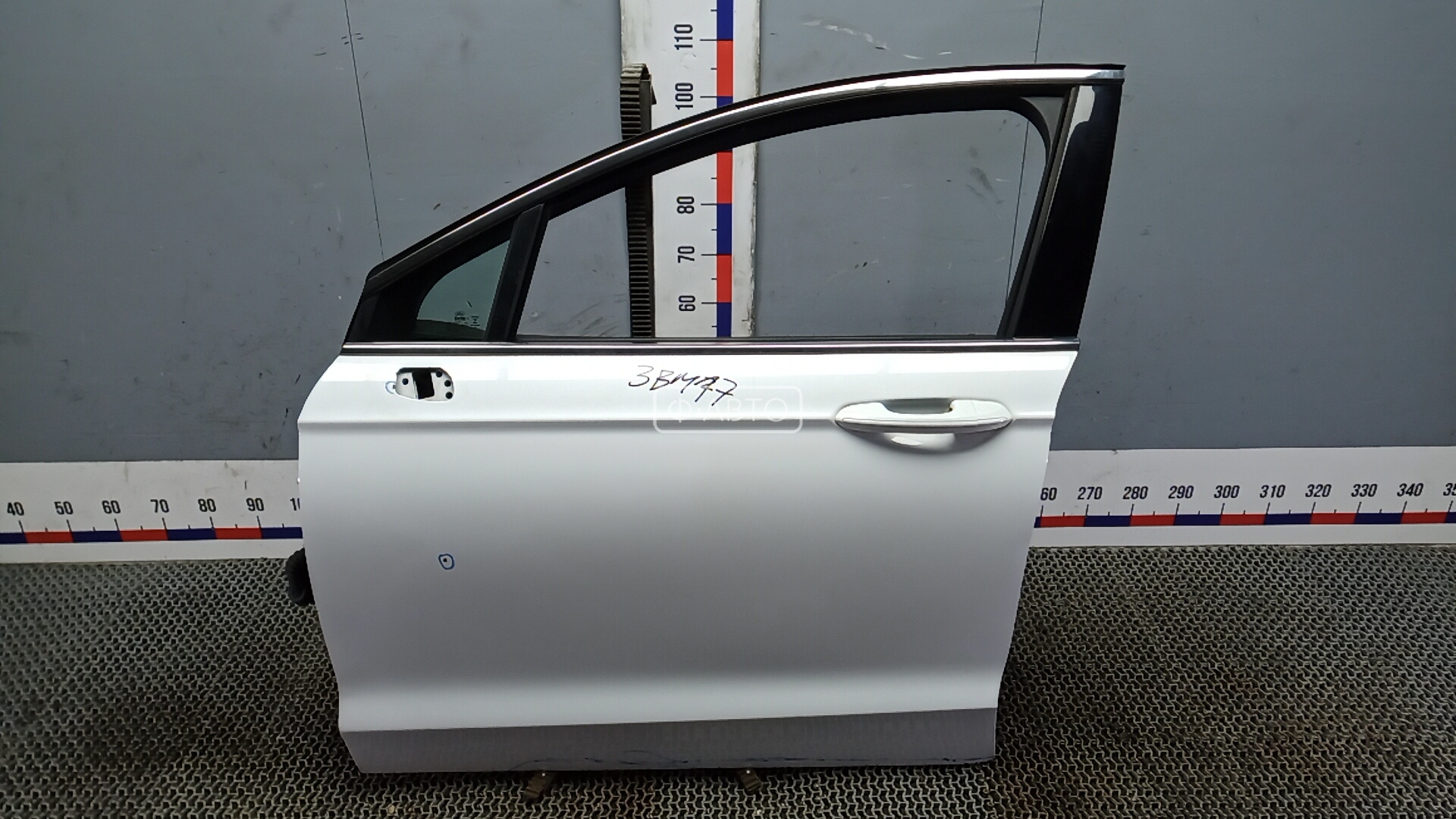 Дверь передняя левая