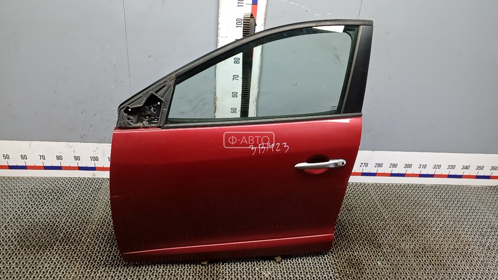 Дверь передняя левая