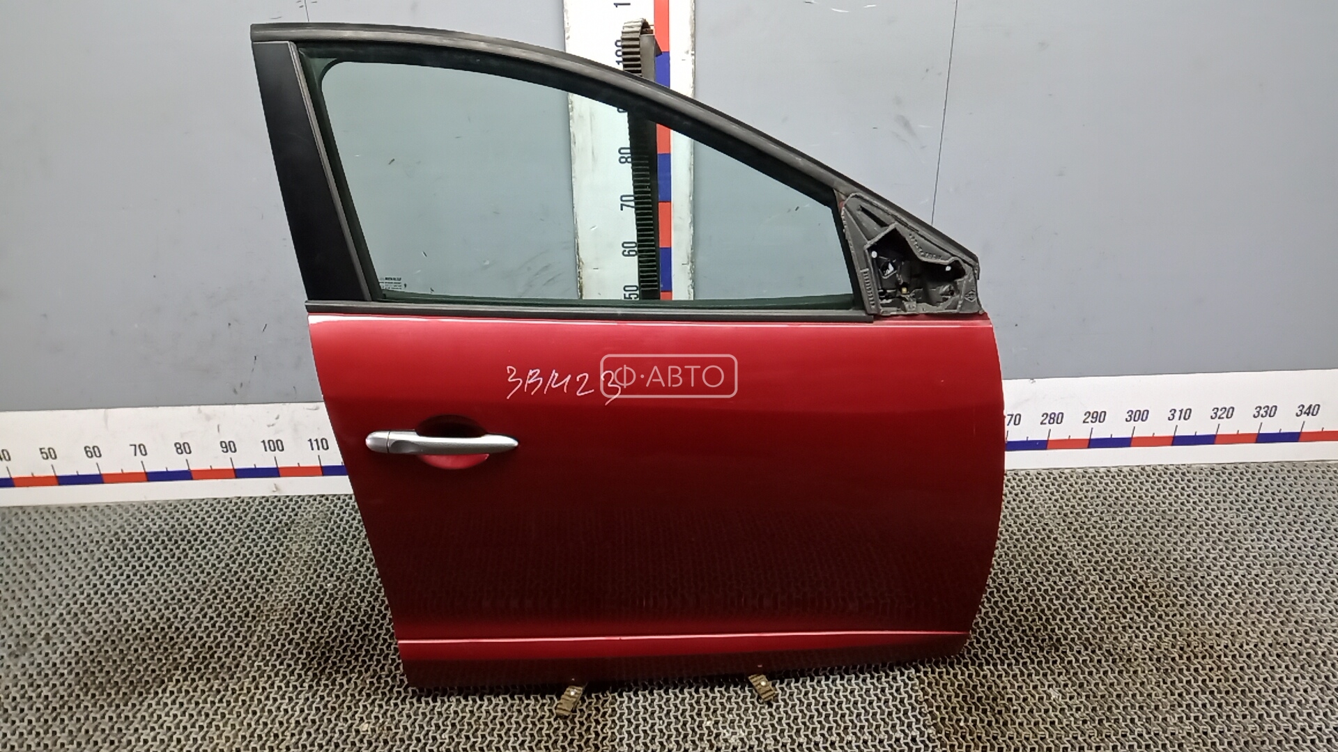 Дверь передняя правая