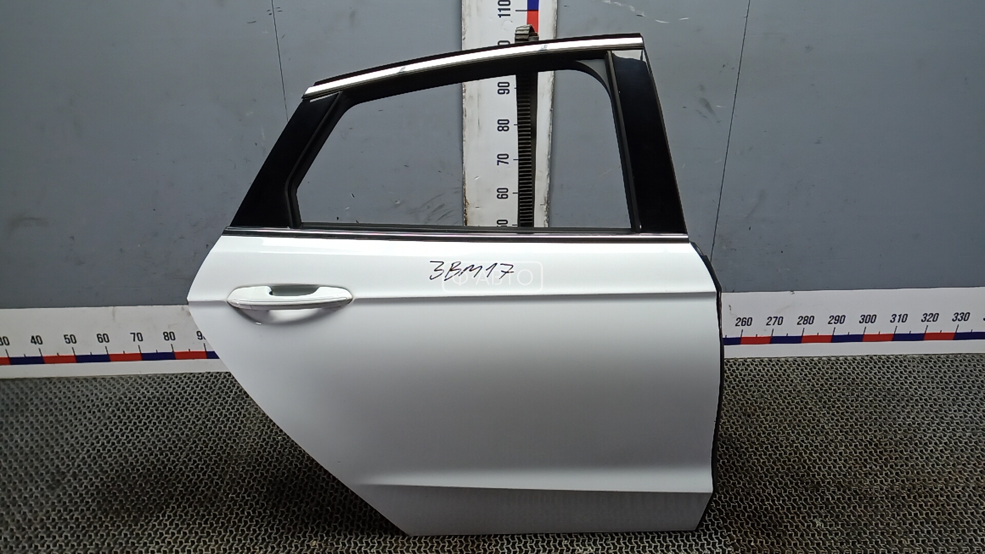 Дверь задняя правая