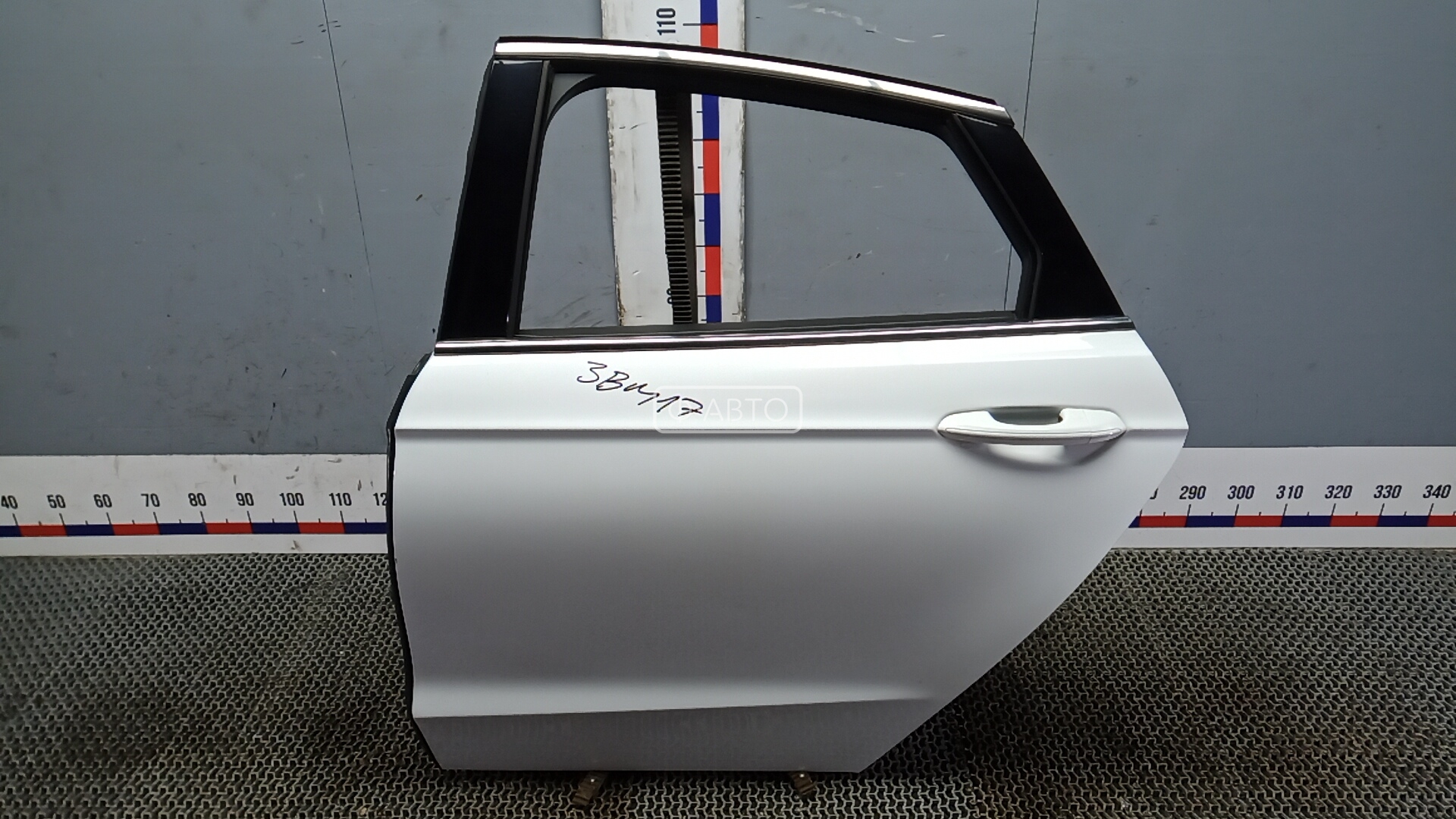 Дверь задняя левая