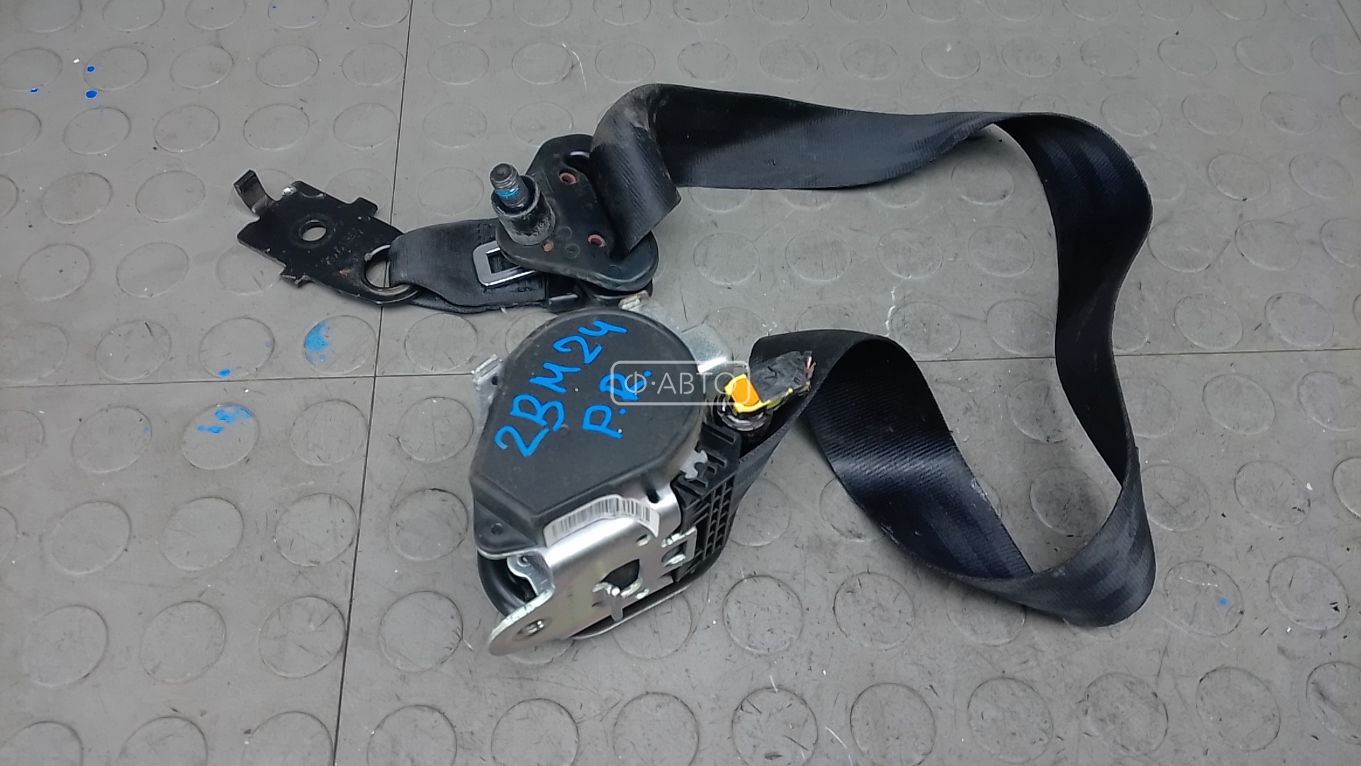 Ремень безопасности с пиропатроном сиденья переднего