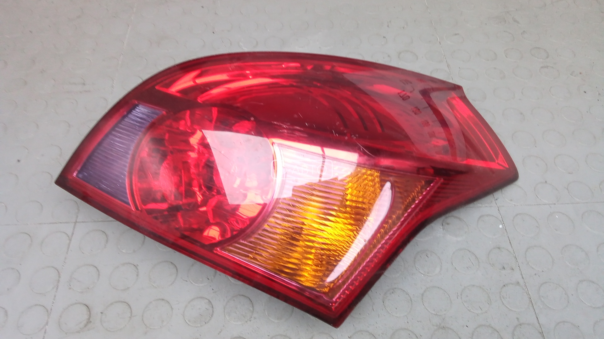Фонарь задний правый