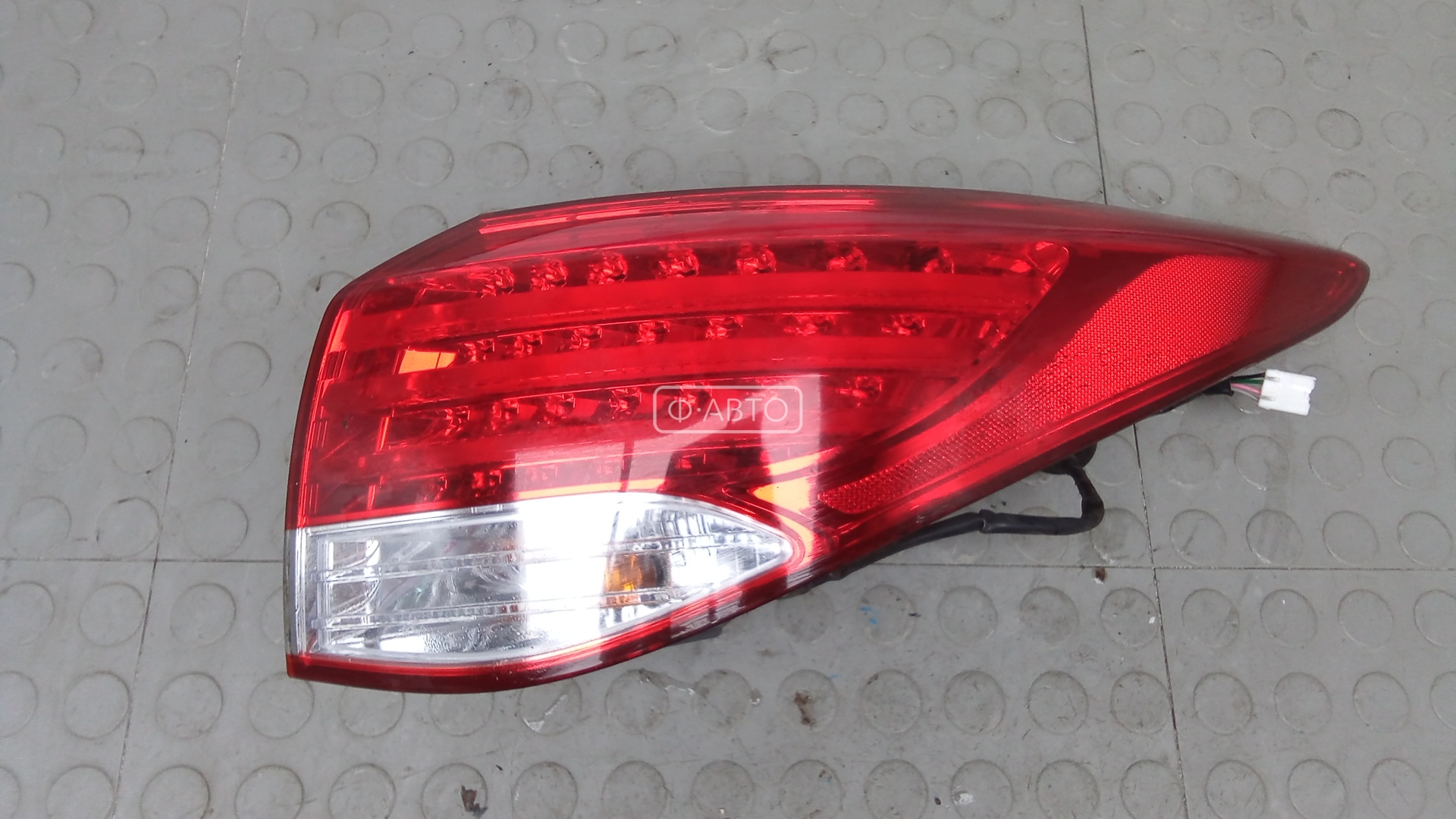 Фонарь задний правый HYUNDAI I40