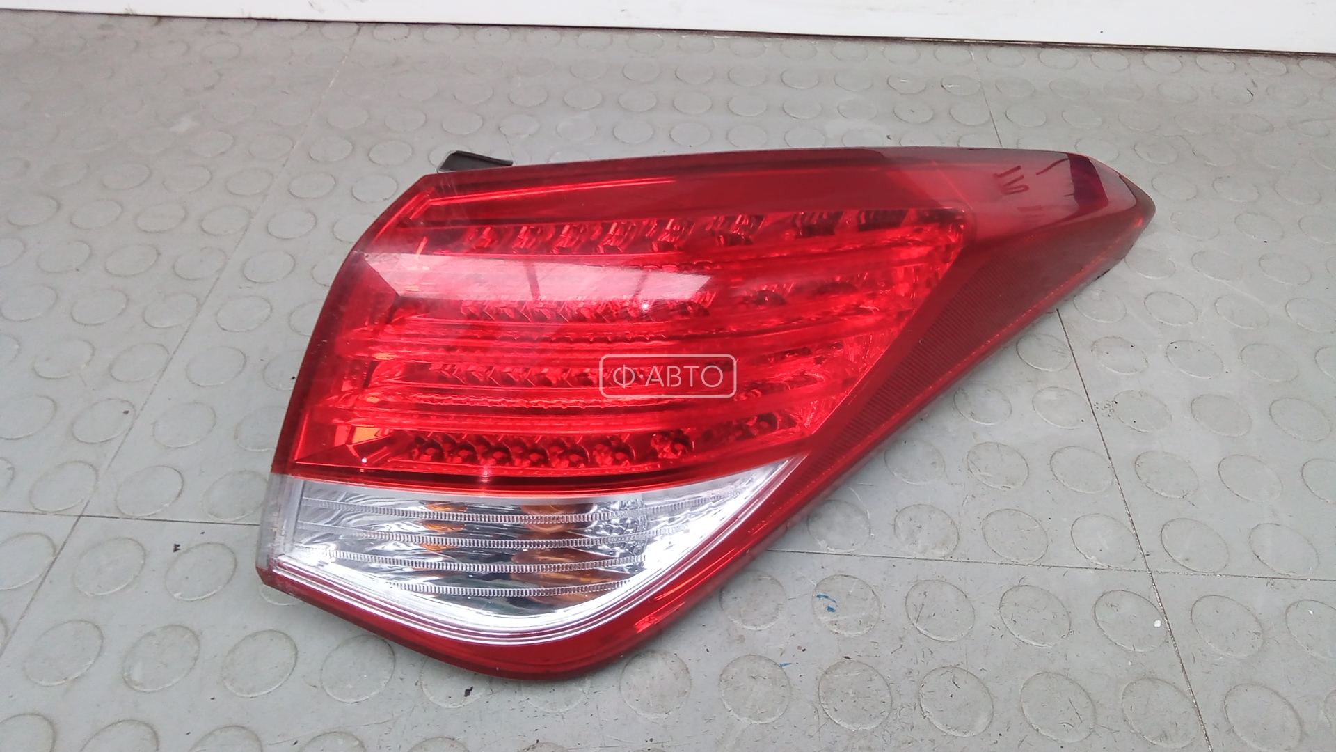 Фонарь задний правый HYUNDAI I40