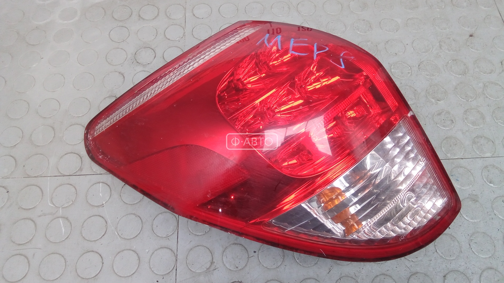 Фонарь задний левый TOYOTA RAV 4 XA30