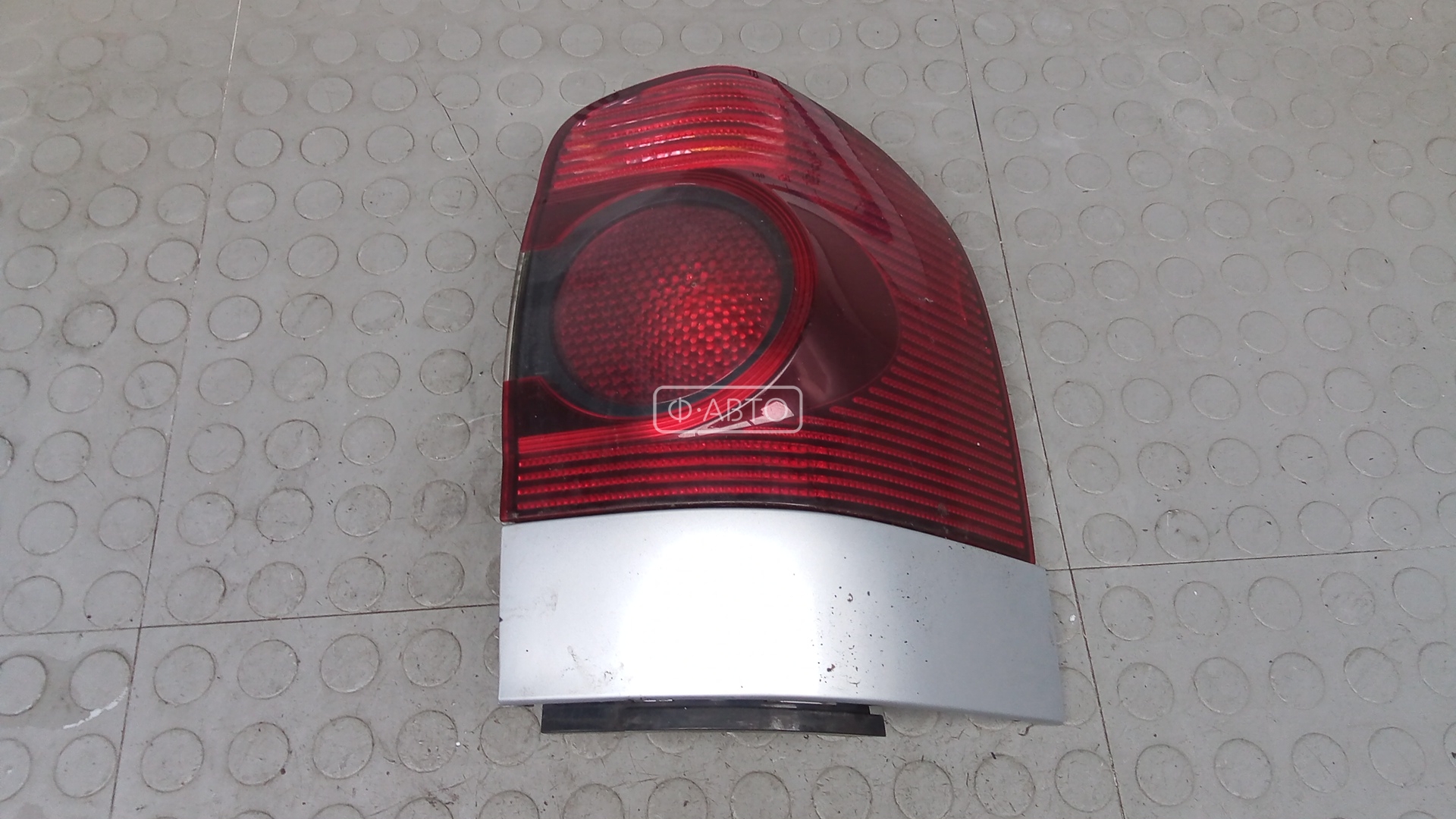 Фонарь задний правый VOLKSWAGEN SHARAN 2