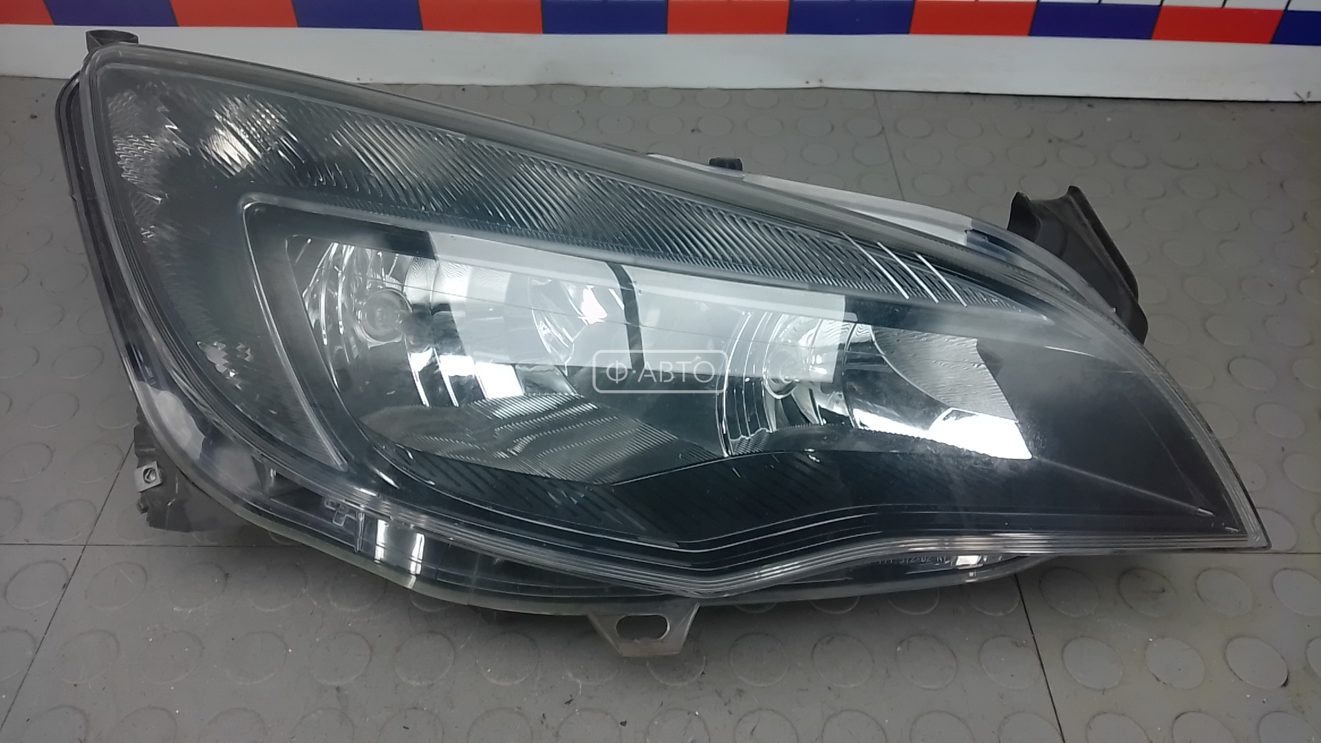 Фара правая