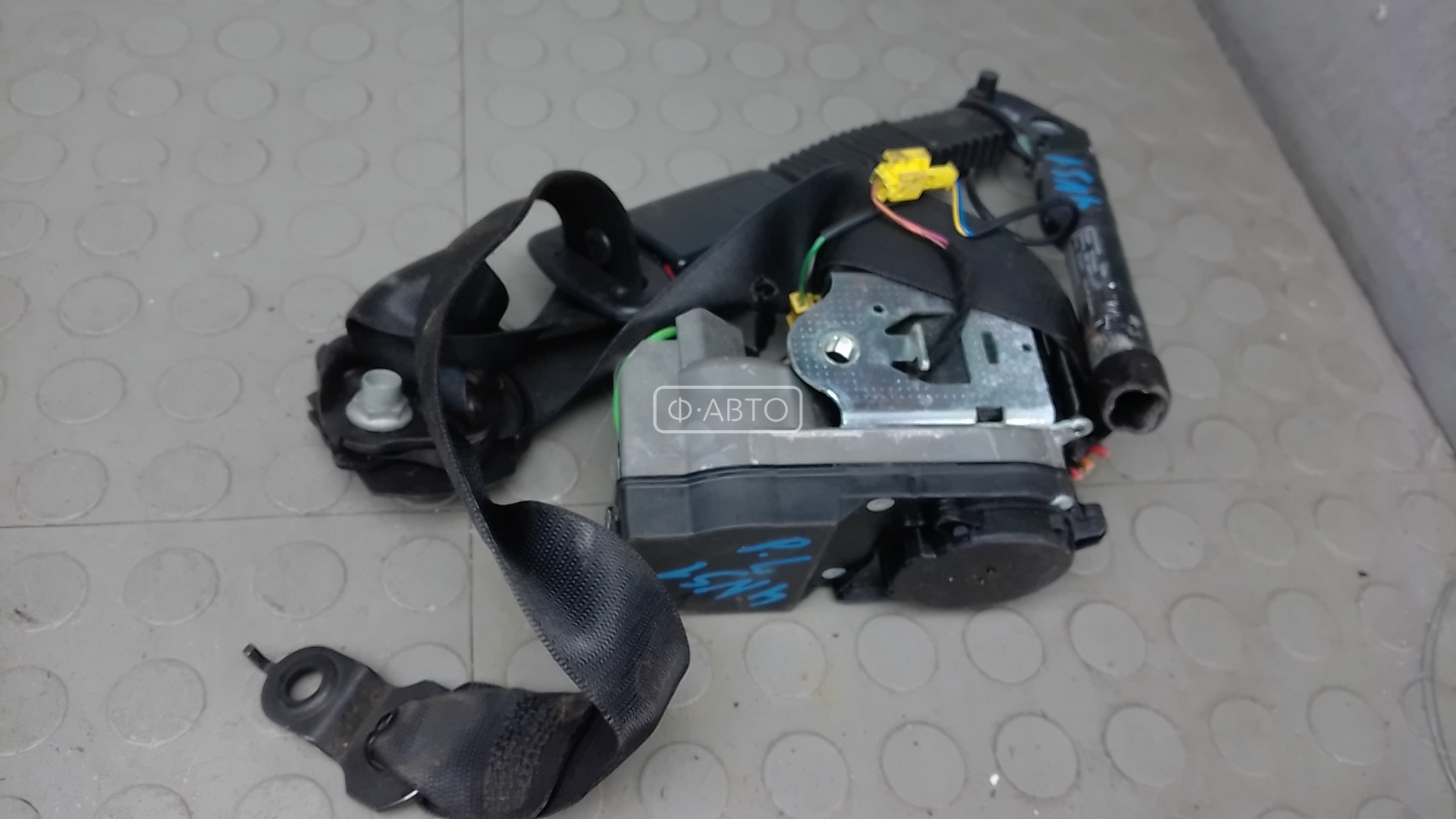 Ремень безопасности с пиропатроном сиденья переднего