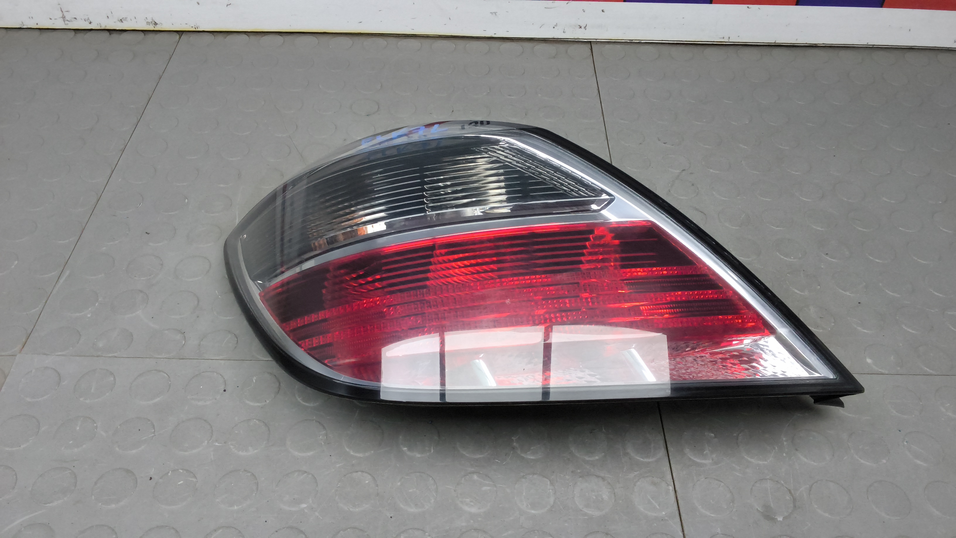 Фонарь задний левый OPEL ASTRA H