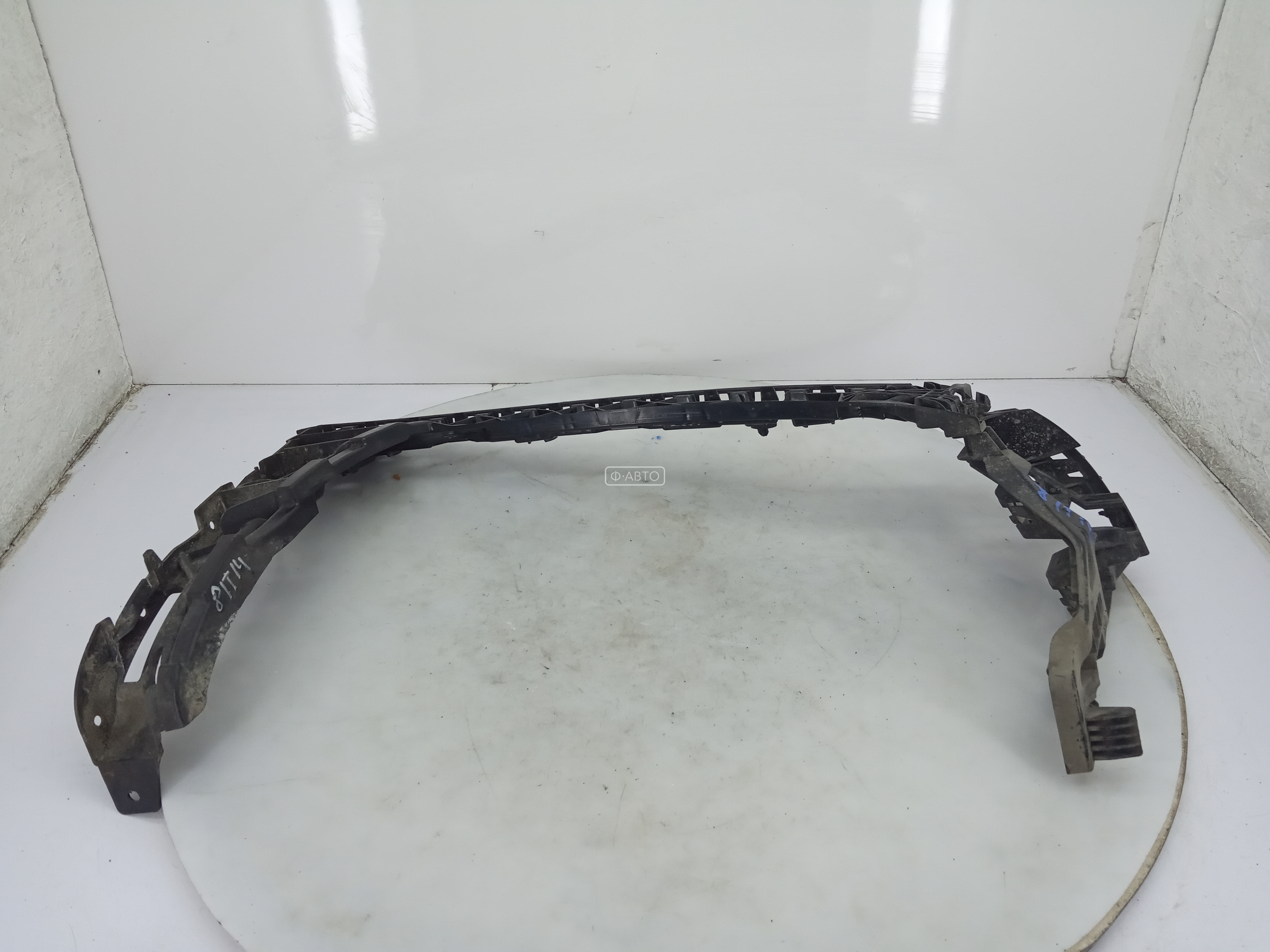 Крепление бампера заднее