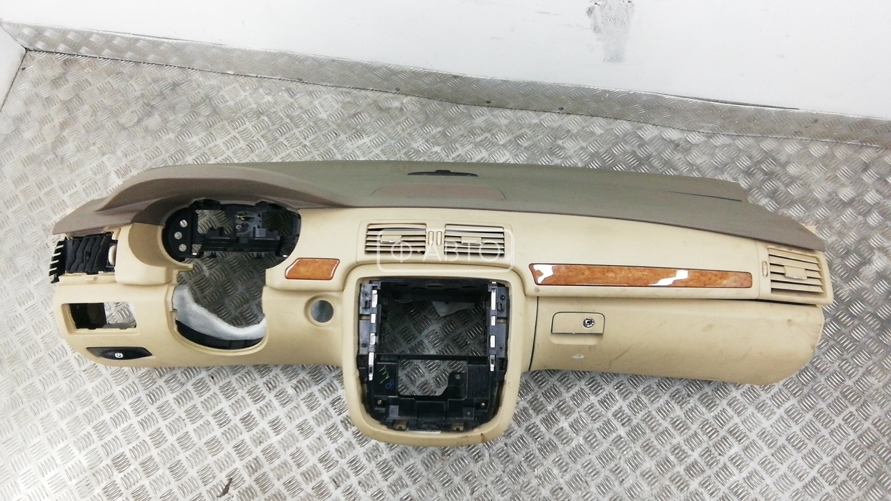 Панель приборов (торпедо)